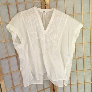 UNIQLO Floral V-Neck White Blouse 🤍